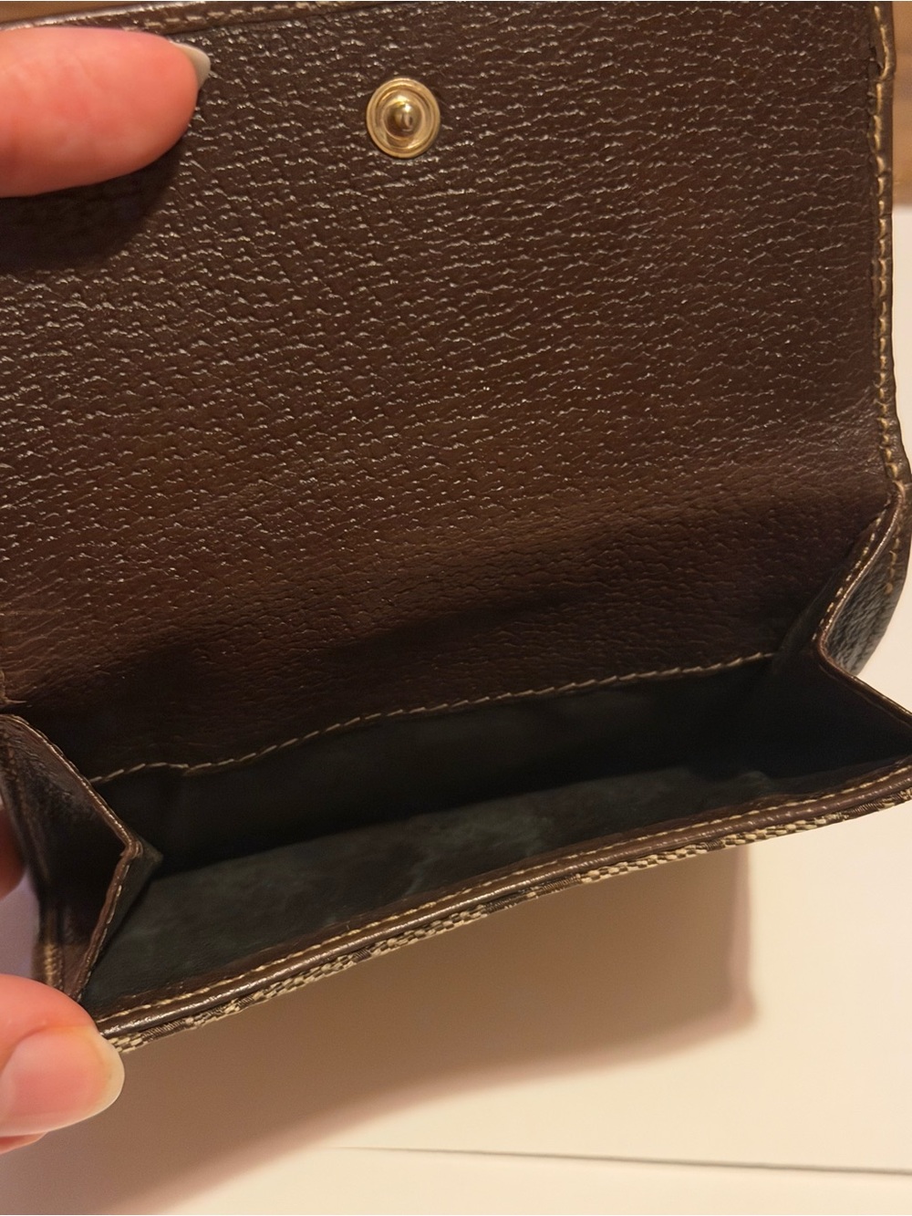 Vintage Gucci Compact Wallet in GG Canvas Style - Picture 4 of 7
